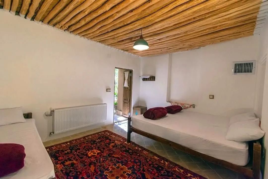 اقامتگاه سنتی خانه لیرک - واحد گلاب