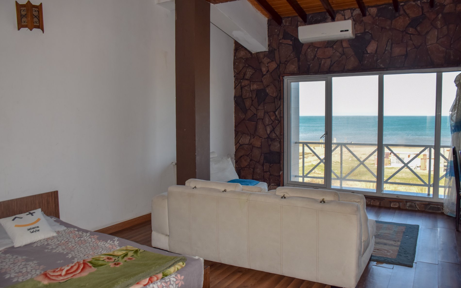 آپارتمان یک خوابه ساحلی شمعدونی قهوه‌ای