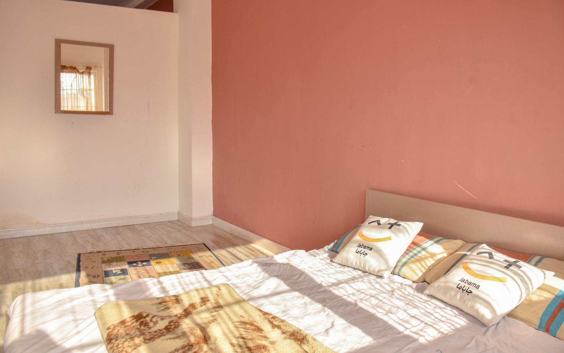 آپارتمان دوخوابه ساحلی شمعدونی صورتی