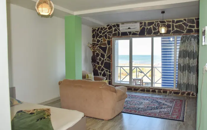 آپارتمان دوخوابه ساحلی شمعدونی سبز