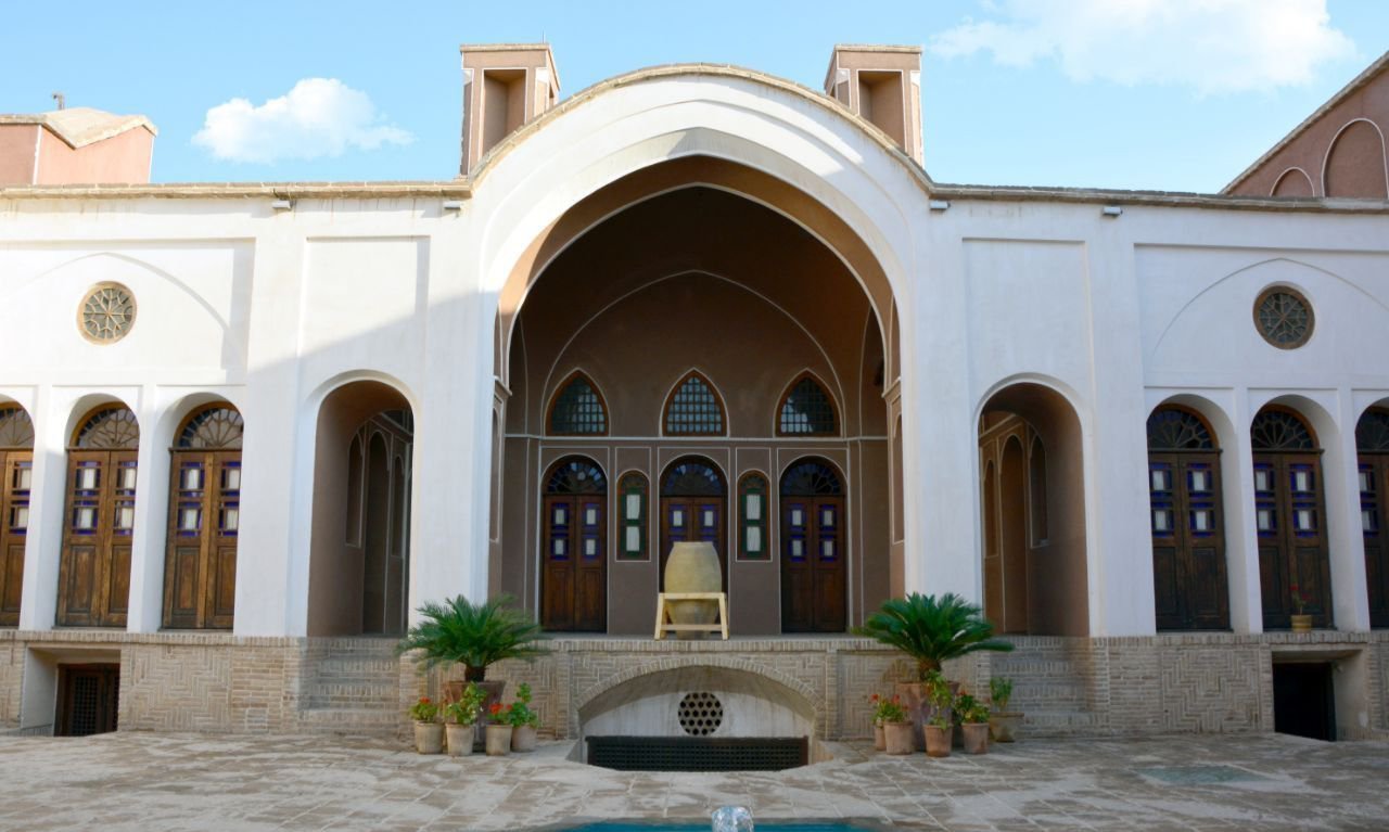 اقامتگاه سنتی شاسوسا - واحد سه تخته گوشواره شاه نشین