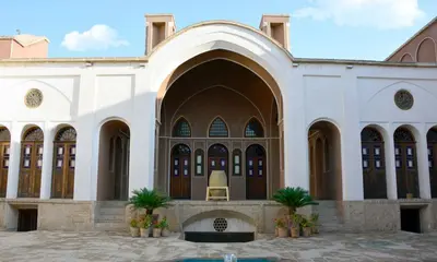 اقامتگاه سنتی شاسوسا - واحد سه تخته گوشواره شاه نشین