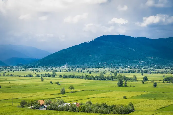 بوم گردی دوخوابه سنتی گلبند -   