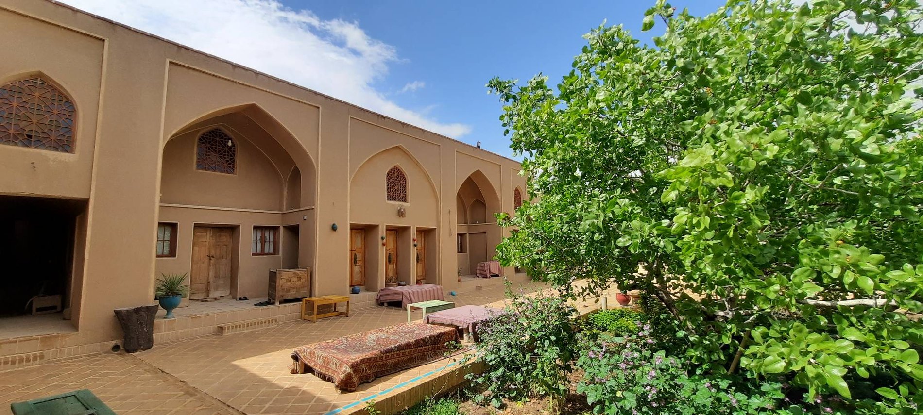 بوم گردی شیرآشیان - عطار