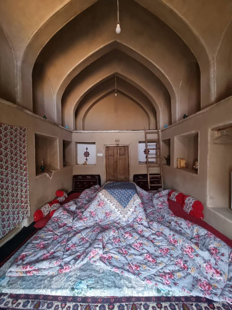 بوم گردی شیرآشیان - حافظ