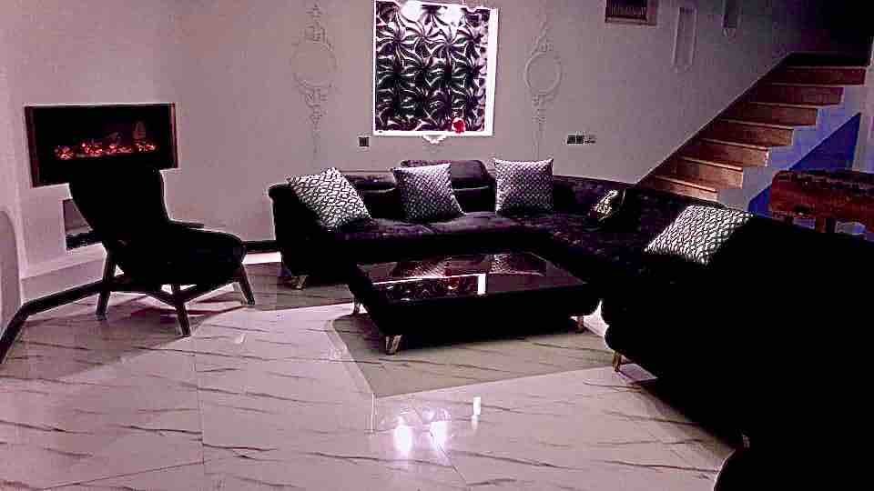 ویلا دوخوابه استخردار کاج ۳۴۵ - نمای مبلمان سالن 
