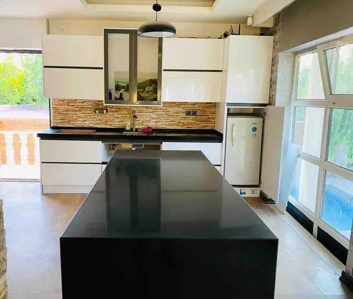 سه خوابه استخردار کاج ۳۴۵ - اشپزخانه