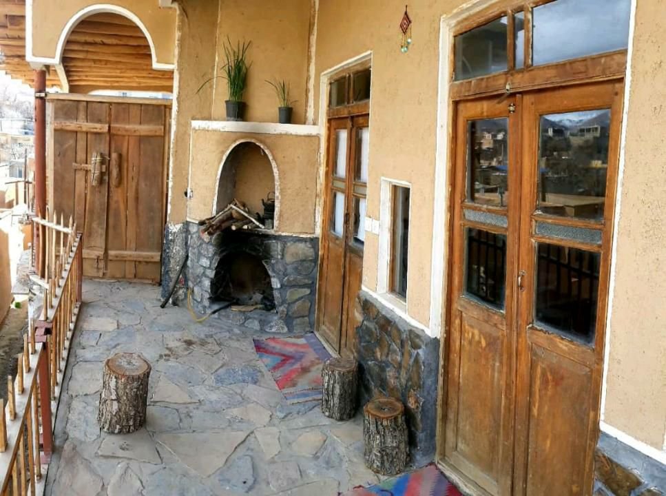 بوم گردی آرامش برزک - واحد آفتابگردان