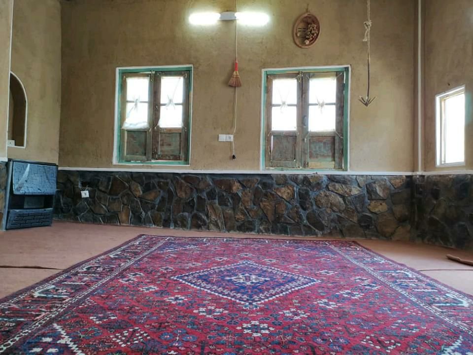 بوم گردی آرامش برزک - واحد آفتابگردان