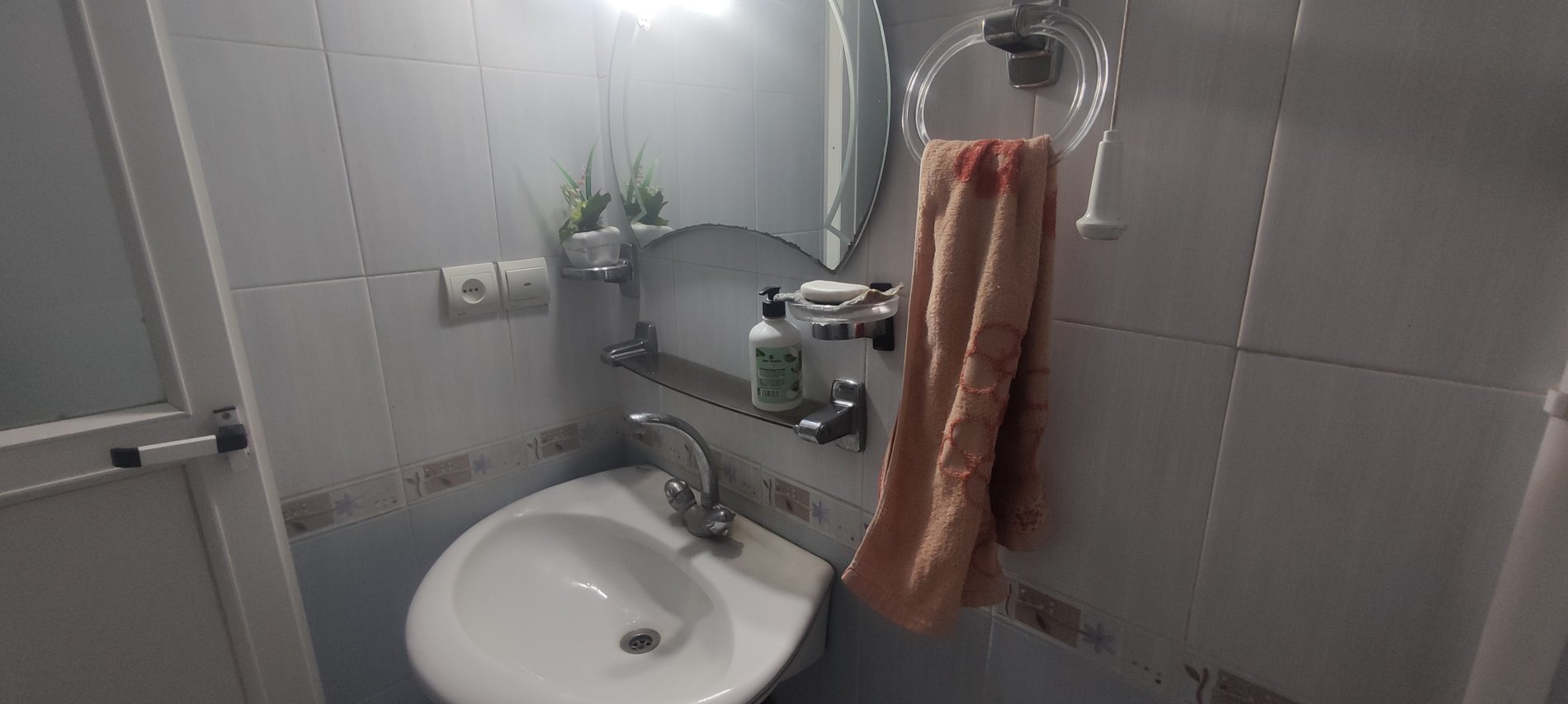 آپارتمان دوخوابه جهان نما