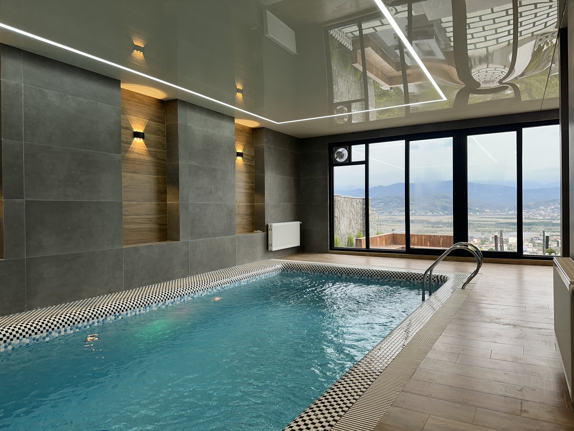 کلبه دوخوابه استخردار تاج