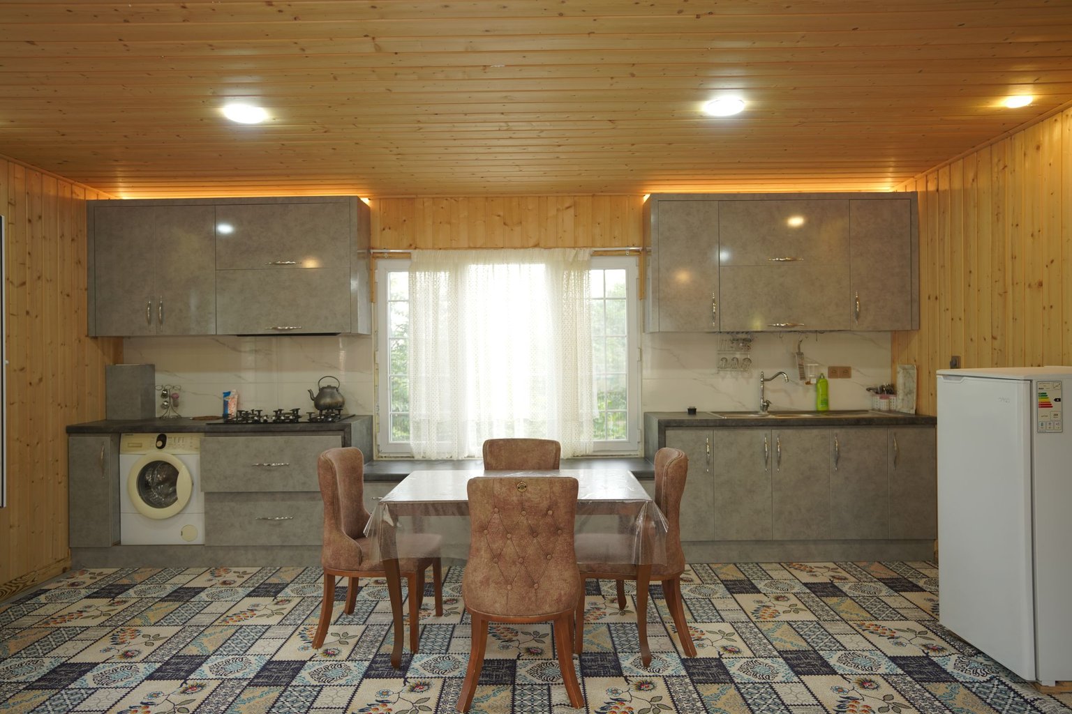 دوخوابه خانه چوبی روشنک