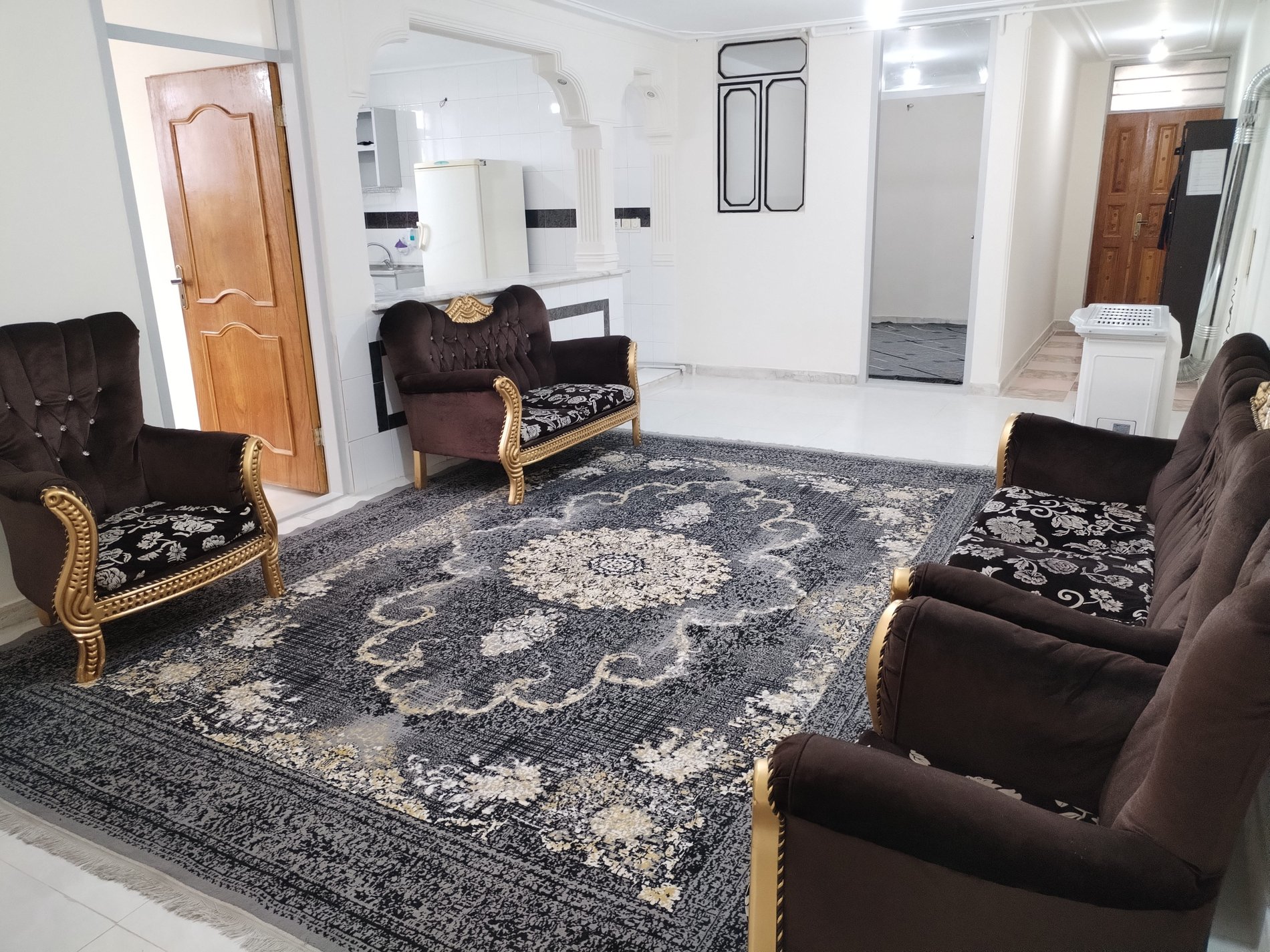 آپارتمان دوخوابه رزگلد 1