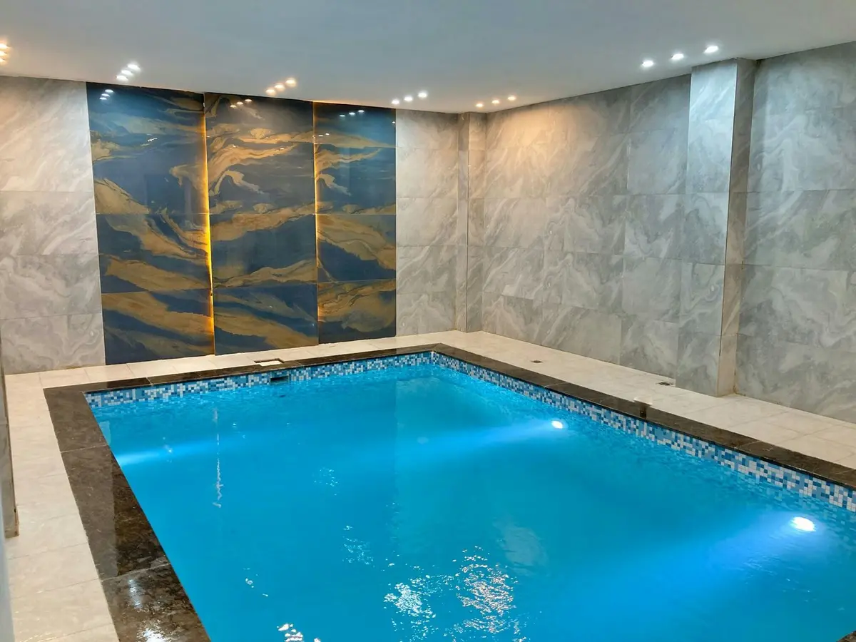 ویلا دوخوابه استخردار آبگرم شانگهای - استخر ۳.۵ در ۶ 