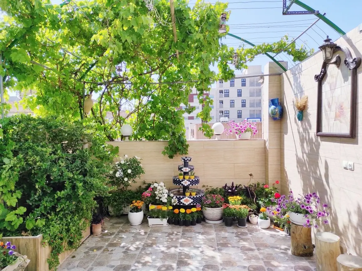 سوئیت فلت عابدی - تراس بهار خواب