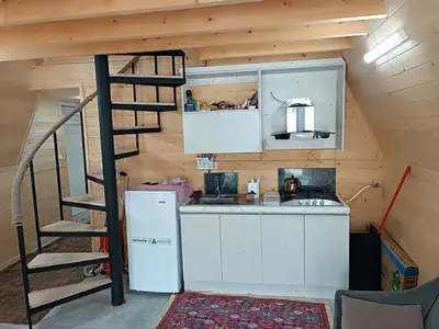 کلبه یک خوابه سوئیسی استخردار کسری