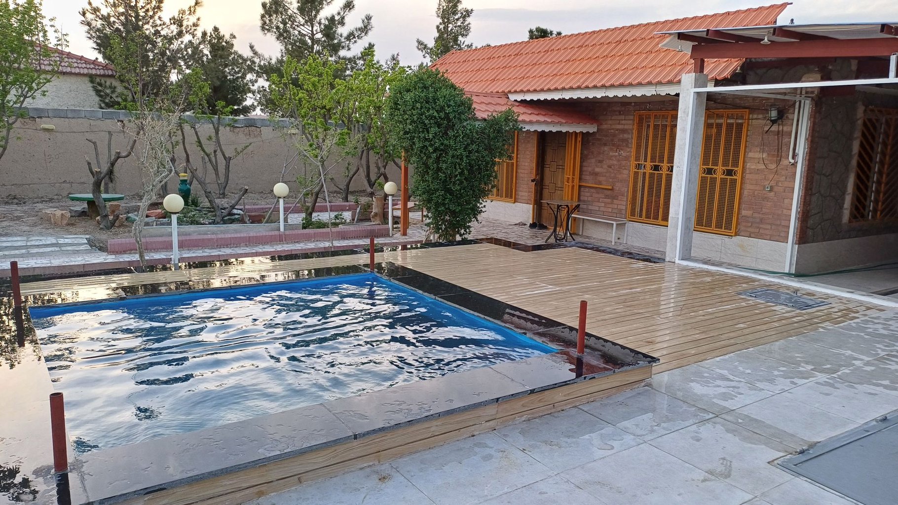 یک خوابه استخردار چک