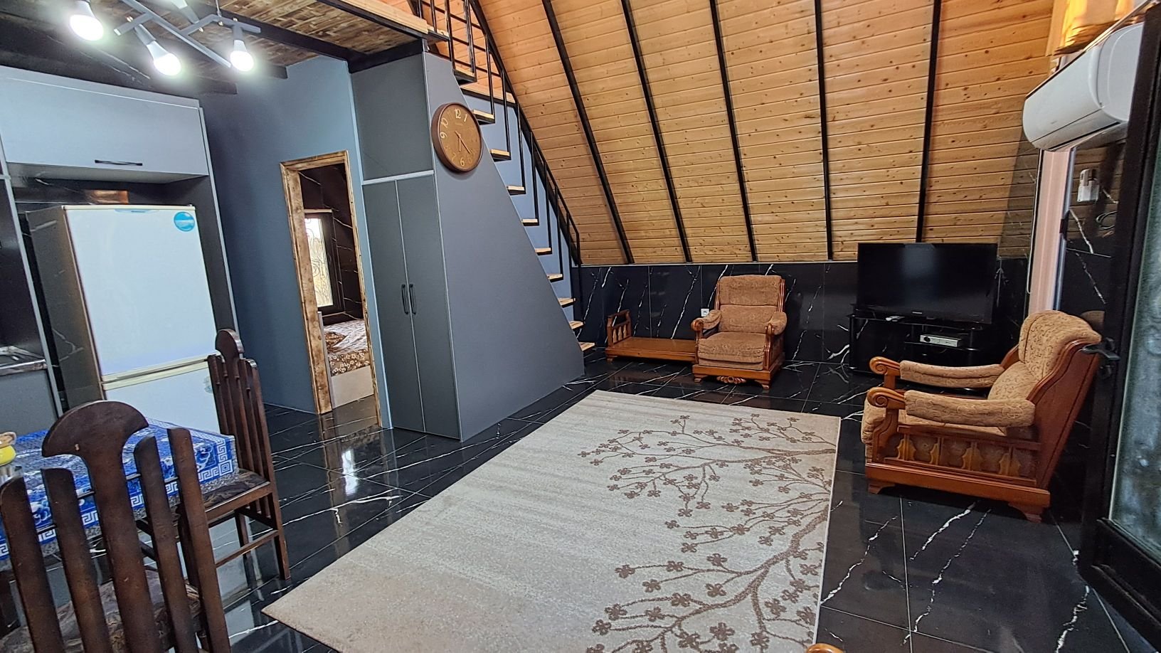 دوخوابه سوئیسی تمشک ۱