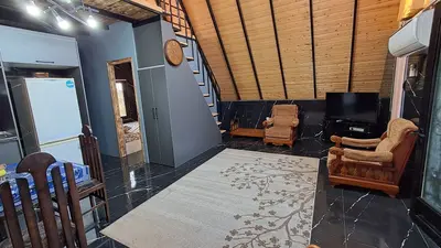 کلبه دوخوابه سوئیسی تمشک ۱