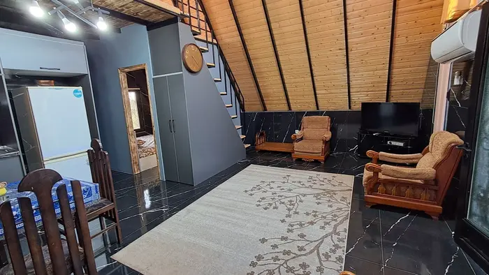 کلبه دوخوابه سوئیسی تمشک ۱