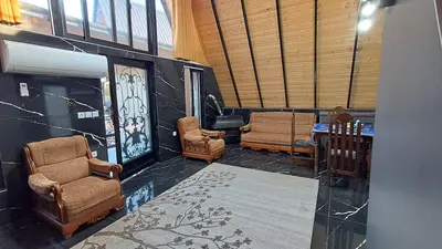 کلبه دوخوابه سوئیسی تمشک ۱