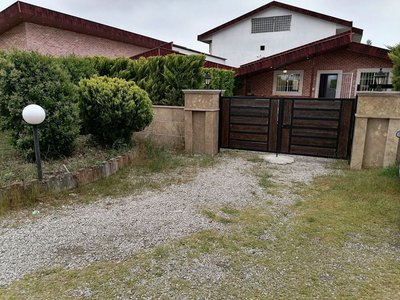 ویلا دوخوابه باغ کیویی