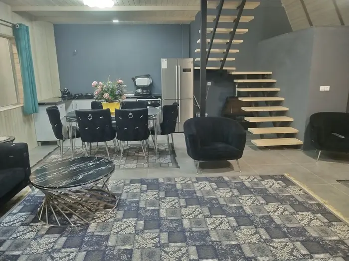 کلبه دوخوابه استخردار آبگرم سوئیسی ترانه