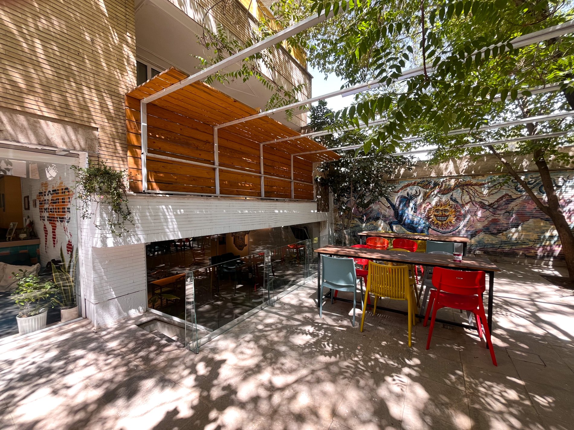 هاستل رگ‌ راگ - واحد خوابگاه خانم ها