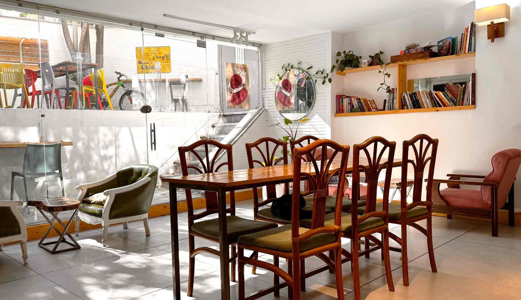 هاستل رگ‌ راگ - واحد خوابگاه خانم ها