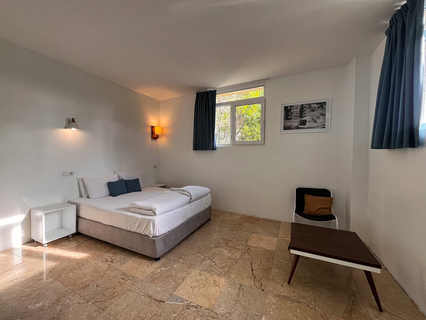 هاستل رگ‌ راگ - واحد سه تخته 1