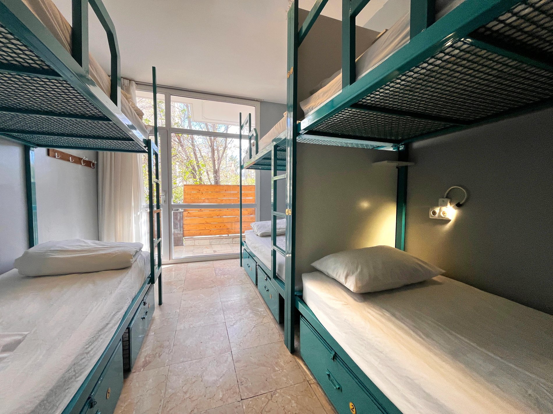 هاستل رگ‌ راگ - واحد خوابگاه آقایان