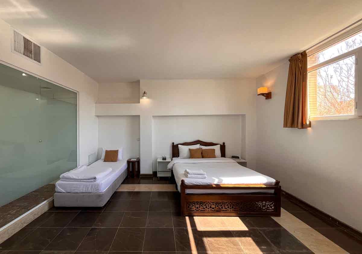 هاستل رگ‌ راگ - سه تخته 2