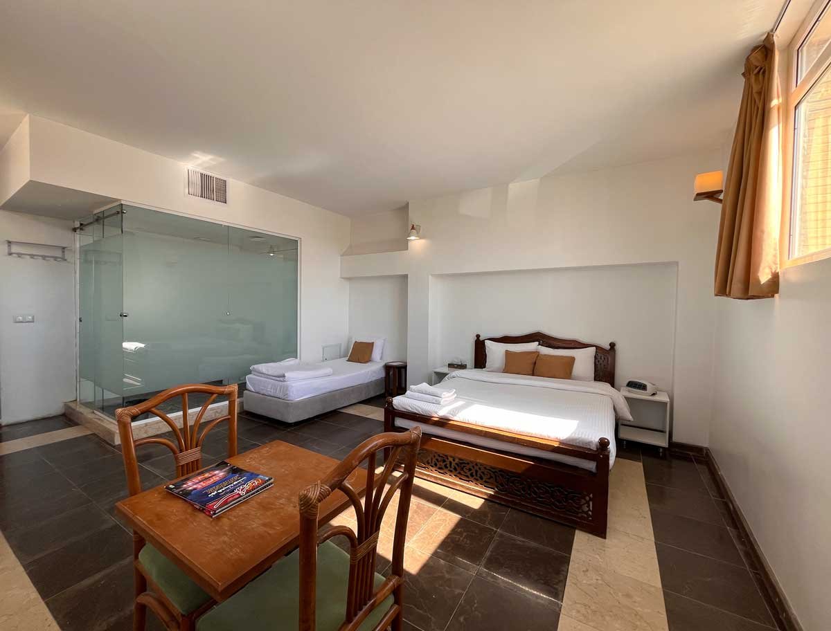 هاستل رگ‌ راگ - سه تخته 2