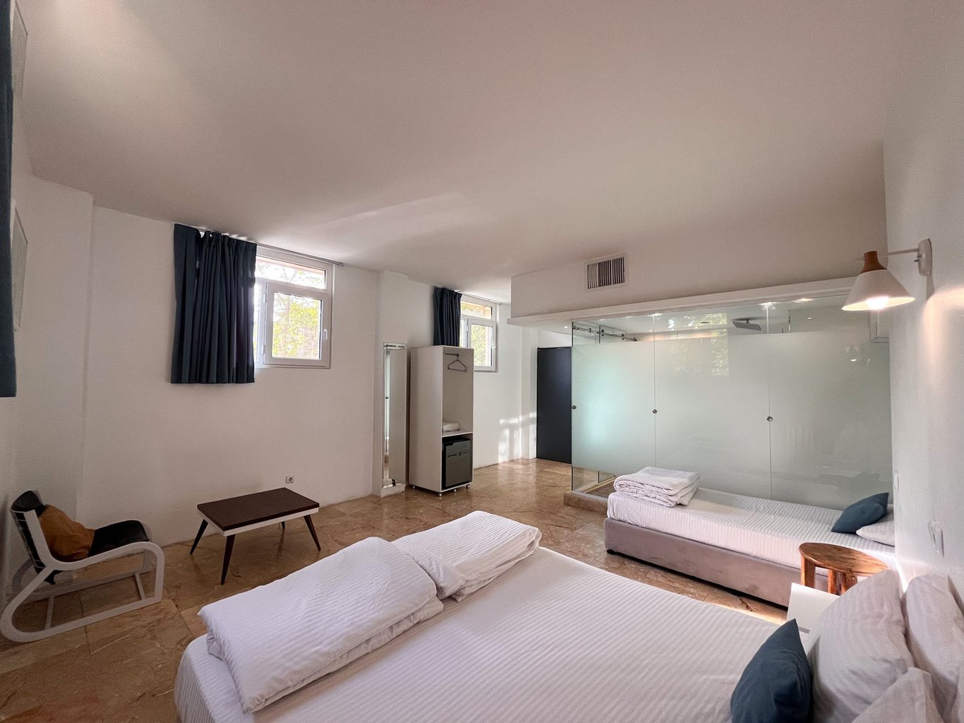 هاستل رگ‌ راگ - واحد سه تخته 1