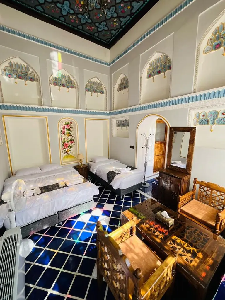 اقامتگاه سنتی آناهید - واحد سوسن