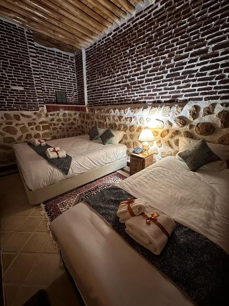 اقامتگاه سنتی آناهید - واحد ارغوان