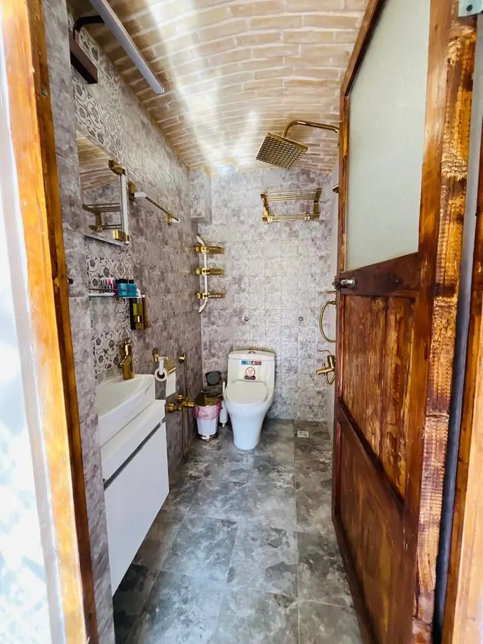 اقامتگاه سنتی آناهید - واحد شاهنشین