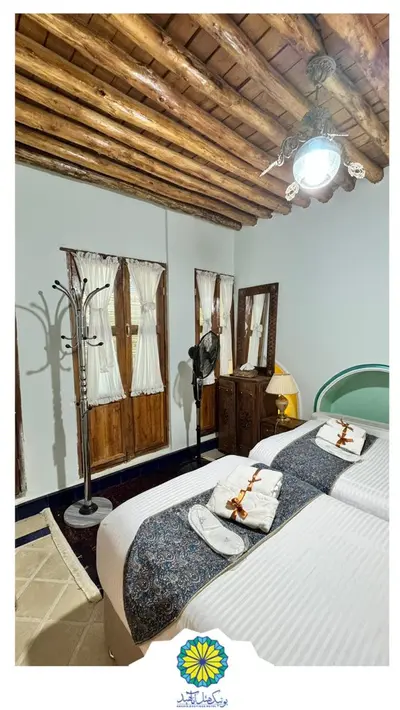 اقامتگاه سنتی بوتیک هتل آناهید - واحد شقایق