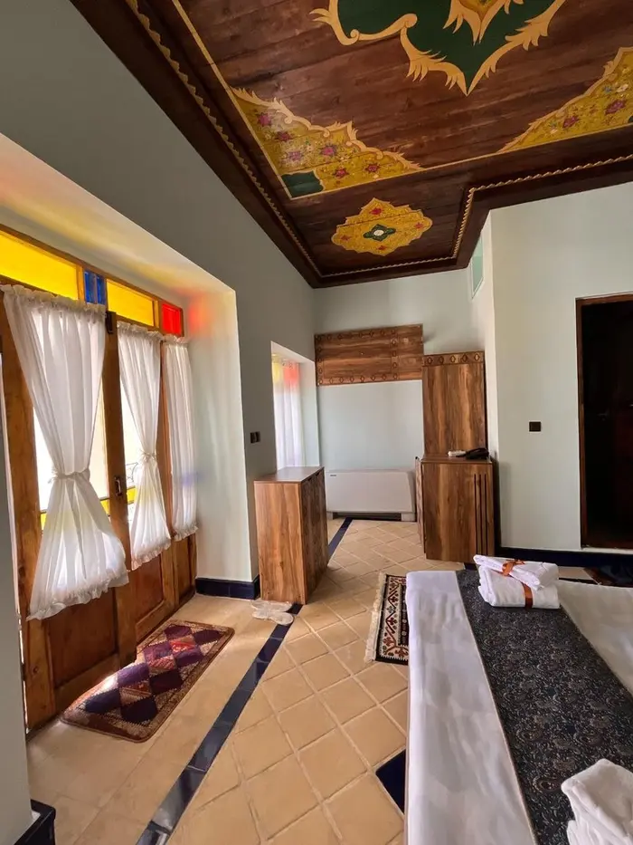 اقامتگاه سنتی آناهید - واحد ترنج