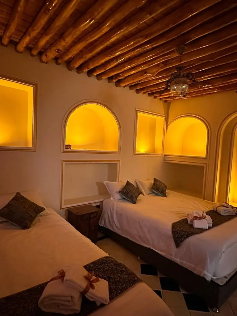 اقامتگاه سنتی آناهید - واحد دوبلکس رز