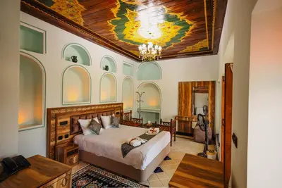 اقامتگاه سنتی آناهید - واحد ترنج