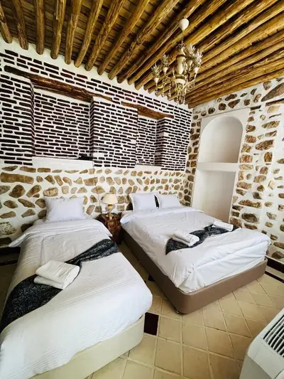 اقامتگاه سنتی آناهید - واحد لاله