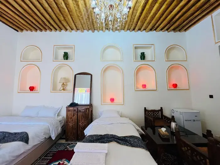 اقامتگاه سنتی آناهید - واحد زنبق