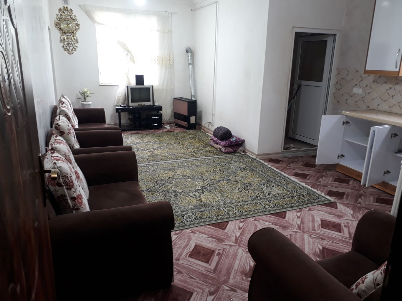 سوئیت یک خوابه روستایی سیاه چال - پذیرایی