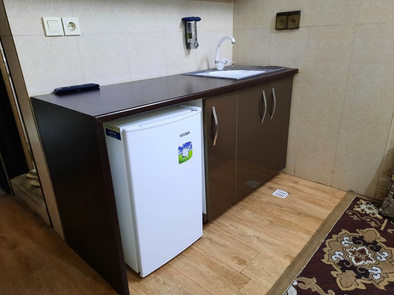 فلت سه تخته مهستان2 - نمای یخچال و ظرفشوئی 