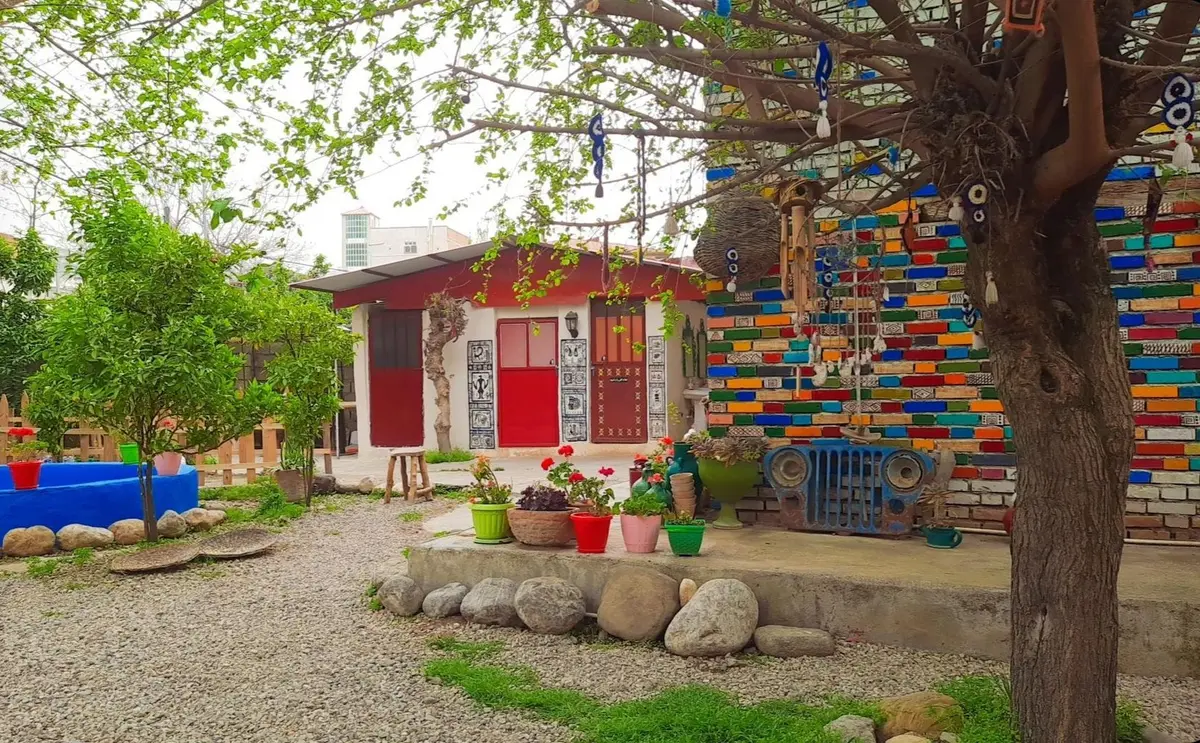 خانه ابریشم رامیان - واحد گل انار - حیاط