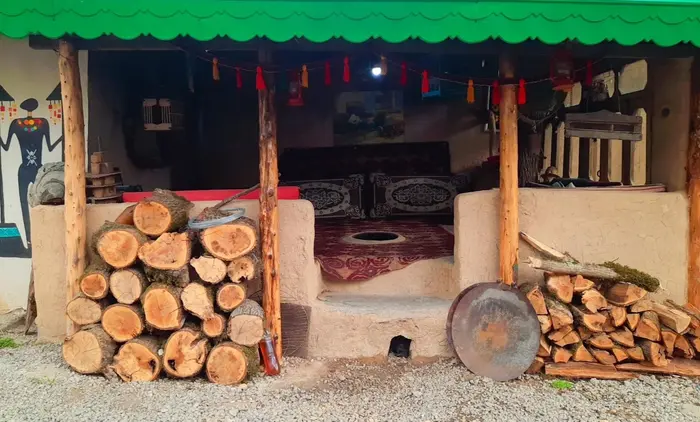 خانه ابریشم رامیان - واحد گل انار - اتاقک تنور