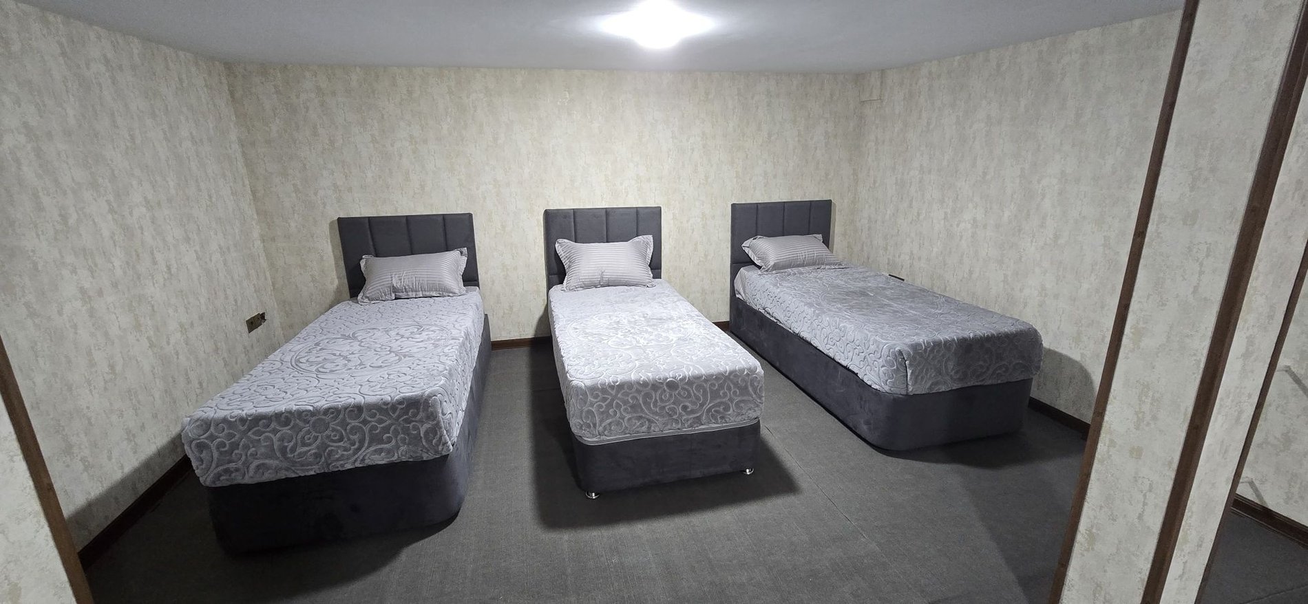 مجتمع اقامتگاهی سه تخته فلت نیما اتاق 10