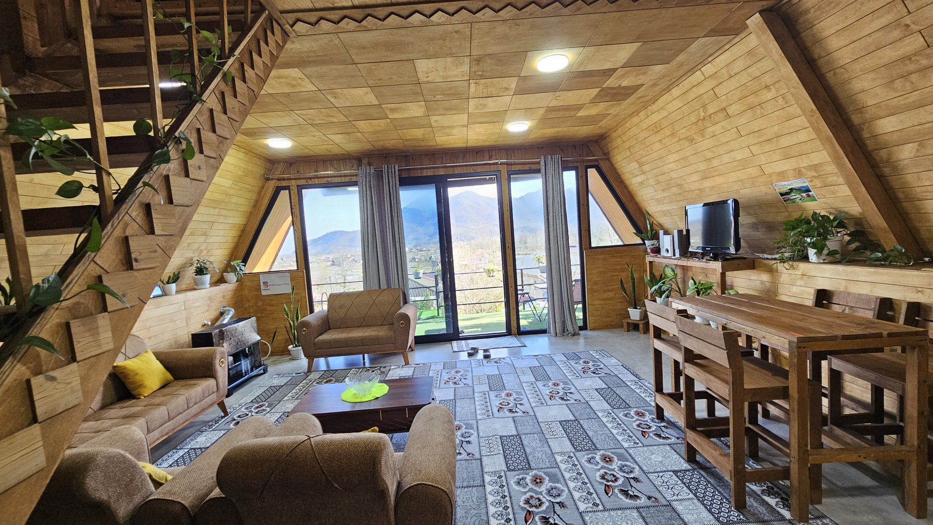 کلبه یک خوابه جکوزی دار ترنگ‌