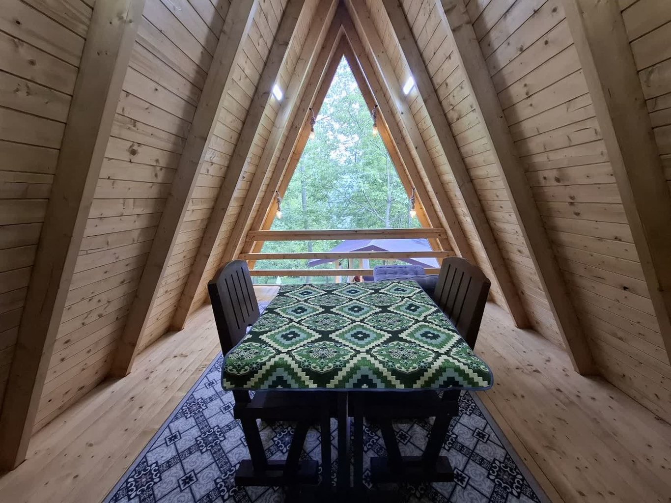 کلبه یک خوابه جنگلی نیکا